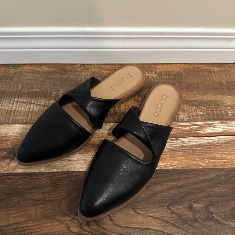 Bueno Black Mules Minimalist Leather Slip-On